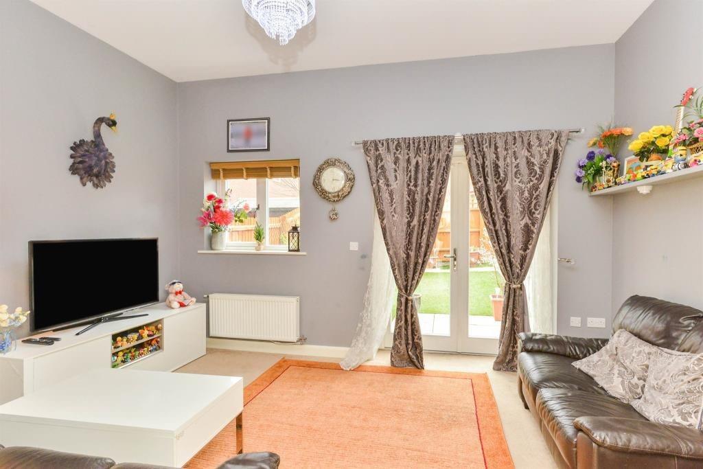 Carradine Crescent, Oxley Park, Milton Keynes
